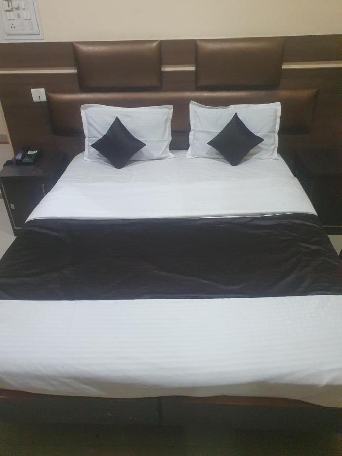 Hotel Anmol Ambikapur Екстер'єр фото