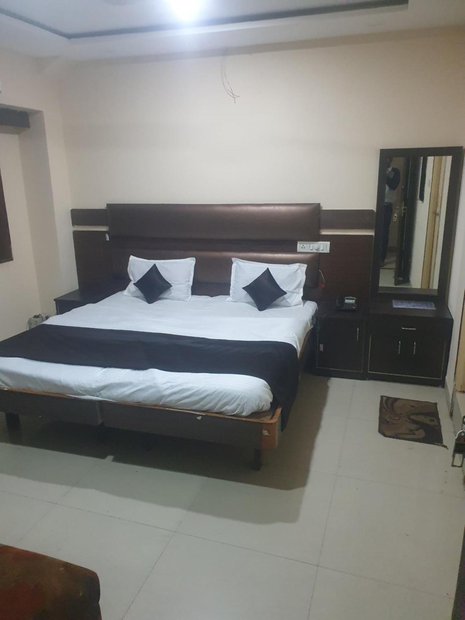 Hotel Anmol Ambikapur Номер фото